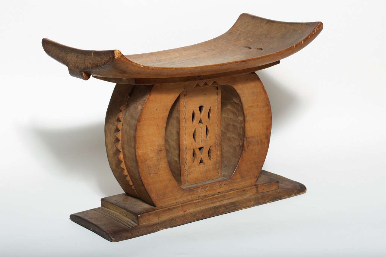 Early 20th Century Carved Wood Stool by Akan Ashanti In Good Condition In New York, NY
