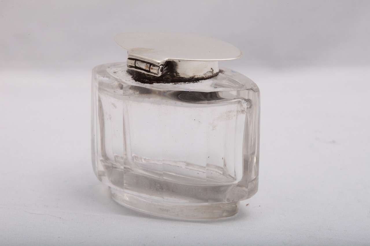 Calamaio con piede in argento sterling e cristallo di epoca edoardiana in vendita 1