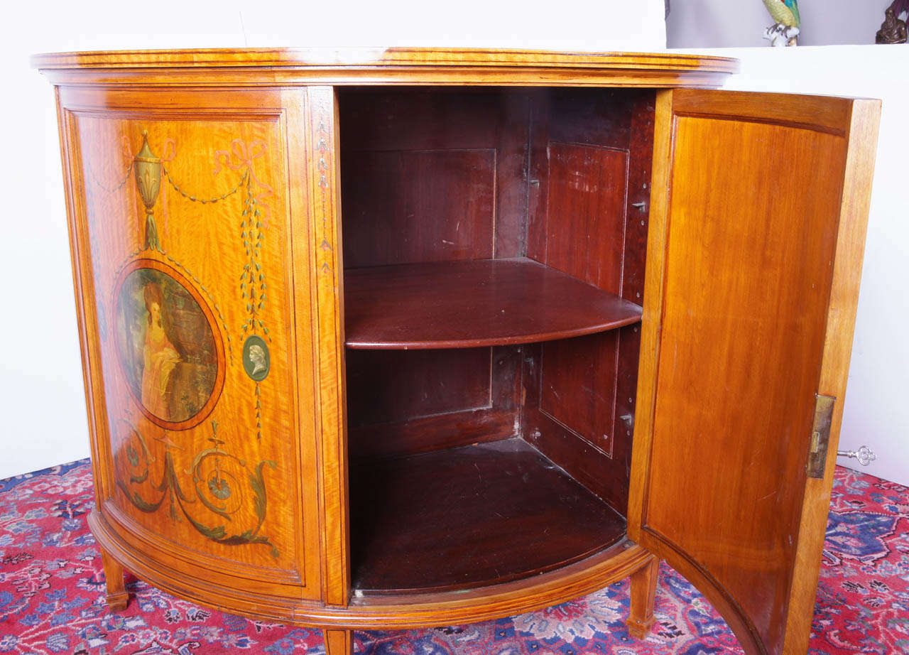 19th Century Edwardian English Satinwood Cabinet In Excellent Condition In Dallas, TX
