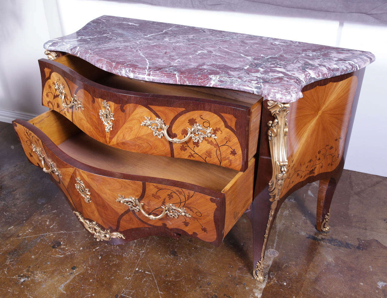 19th c French Louis XV Kingwood and marquetry inlayed commode In Excellent Condition In Dallas, TX
