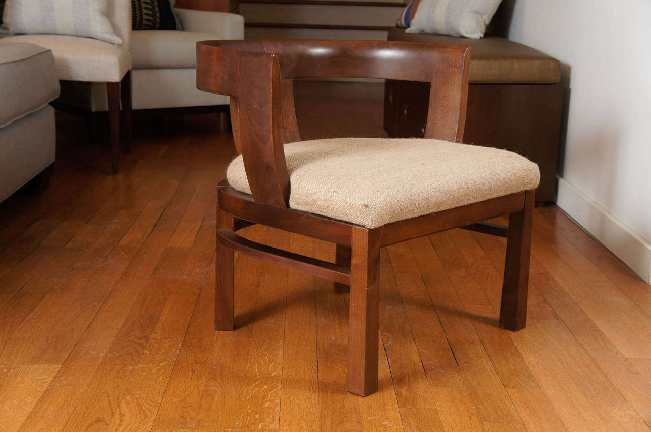 charming, open back, barrel armchair.
upholstered in a desirable burlap fabric.