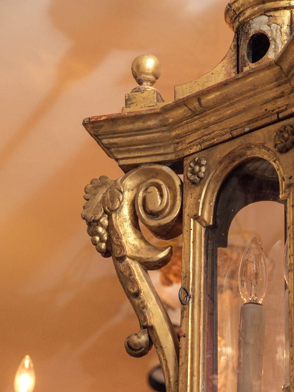 19th Century Pair of Italian Carved Giltwood Lanterns For Sale