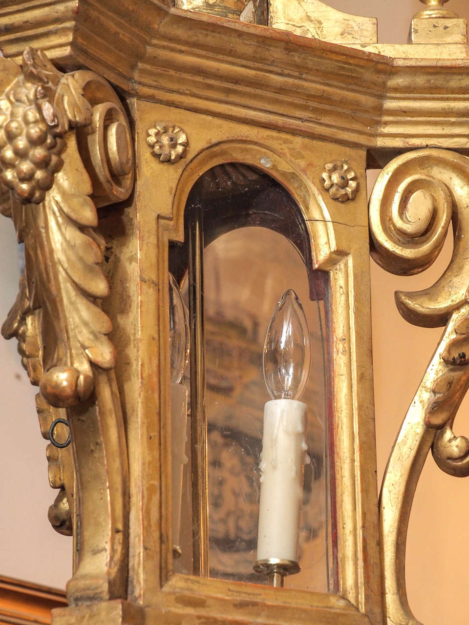 Pair of Italian Carved Giltwood Lanterns For Sale 1