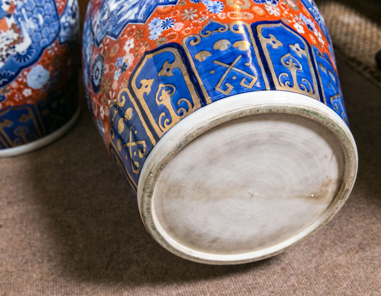 Large Pair of Imari Floor Vases In Excellent Condition For Sale In Woodbury, CT