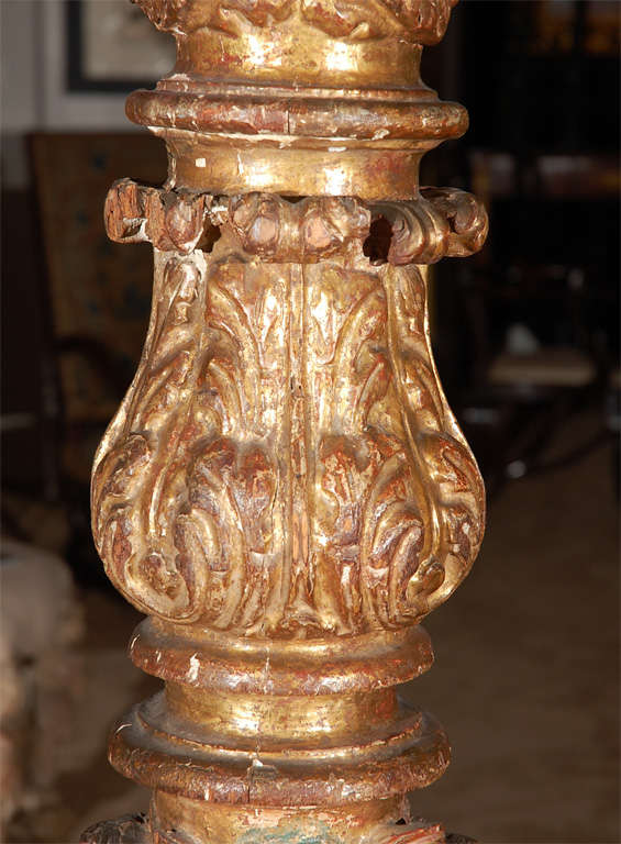 XVIIIe siècle et antérieur colonne en bois sculpté et doré en vente