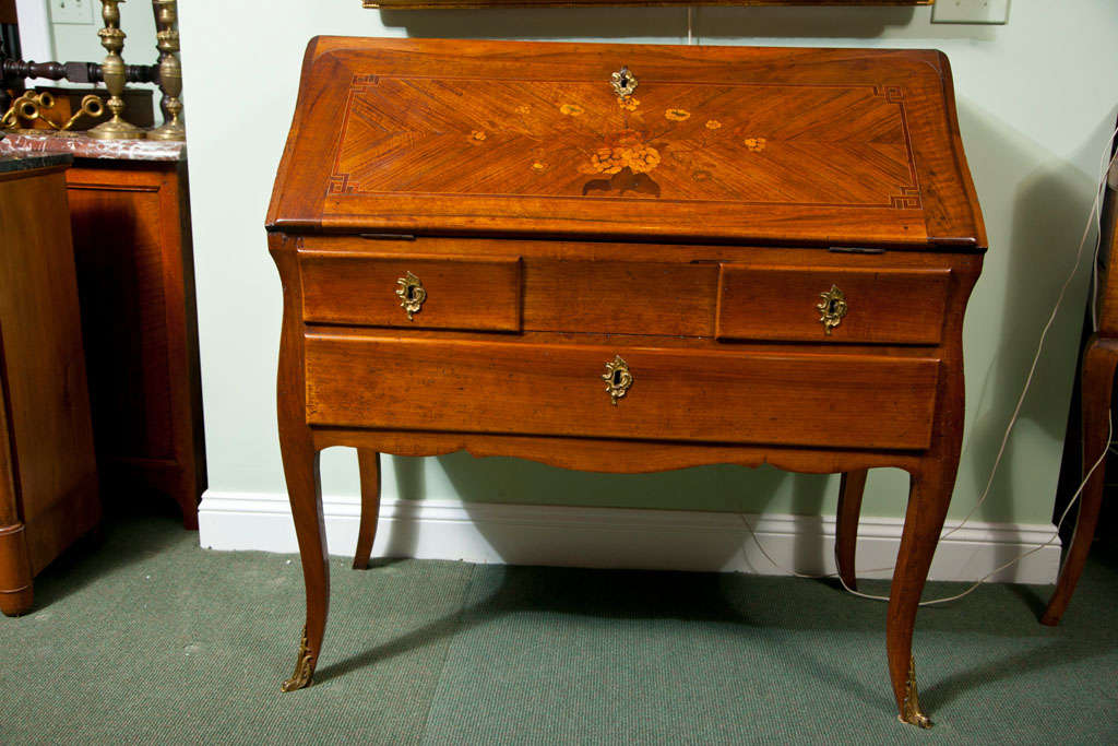 Fine French Louis XV Bureau Dos D' Ane/ Secretaire/ Desk In Good Condition For Sale In Westport, CT