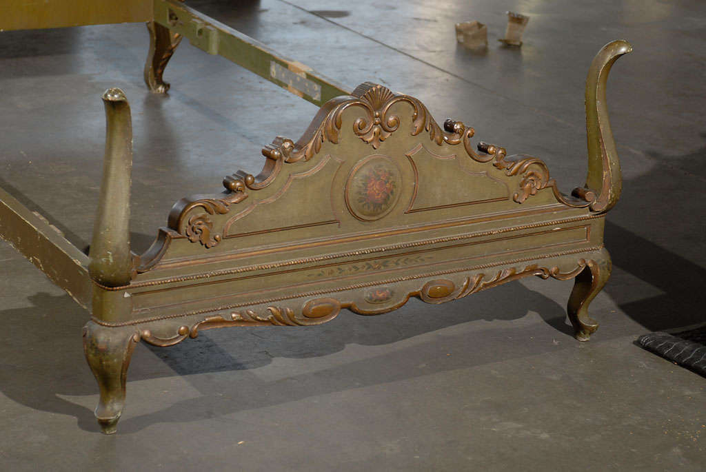 Pair of 18th-19th Century Venetian Style Twin Beds In Good Condition For Sale In Atlanta, GA