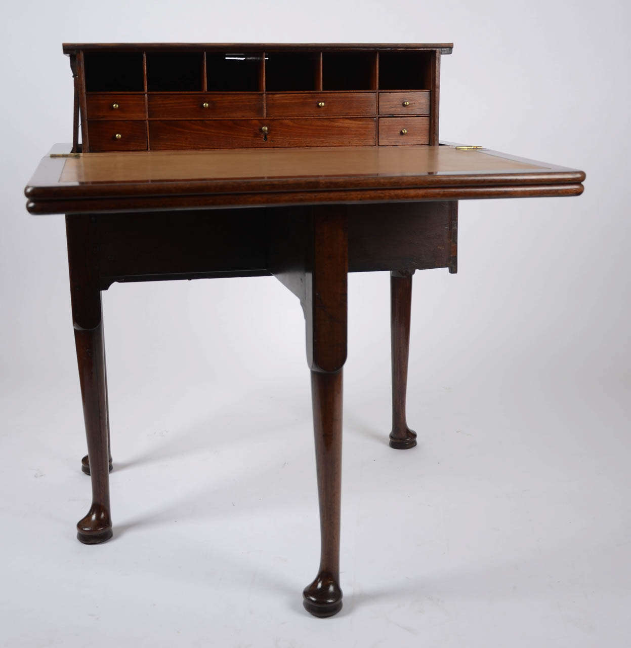 A Fine and Rare George II Period Mahogany Harlequin Table For Sale 4