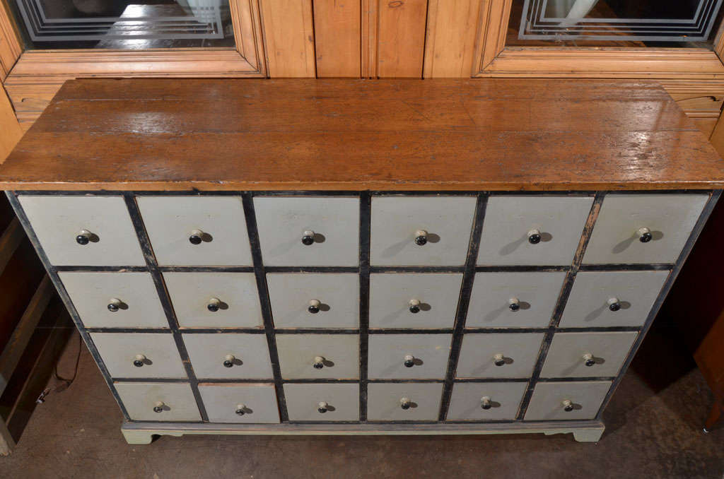 Antique Flight og Drawers 2