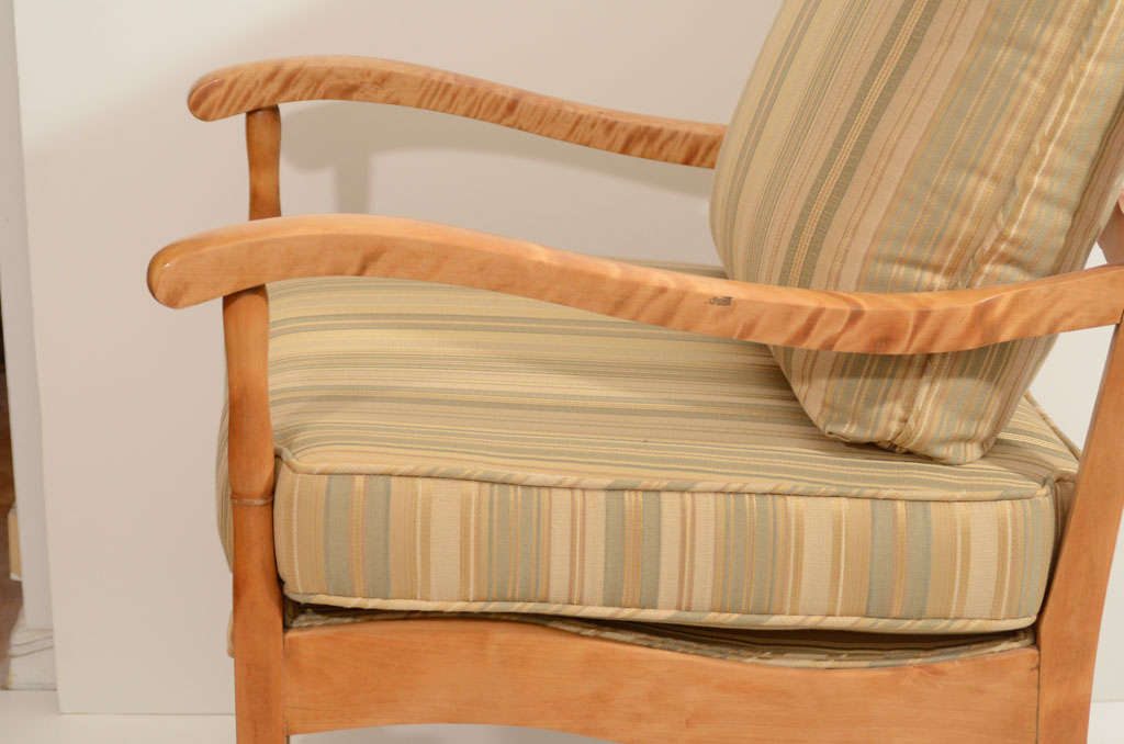 Neoclassic Lounge Chair 1