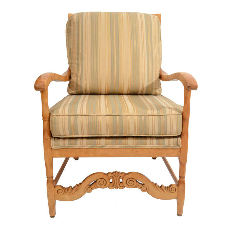 Neoclassic Lounge Chair