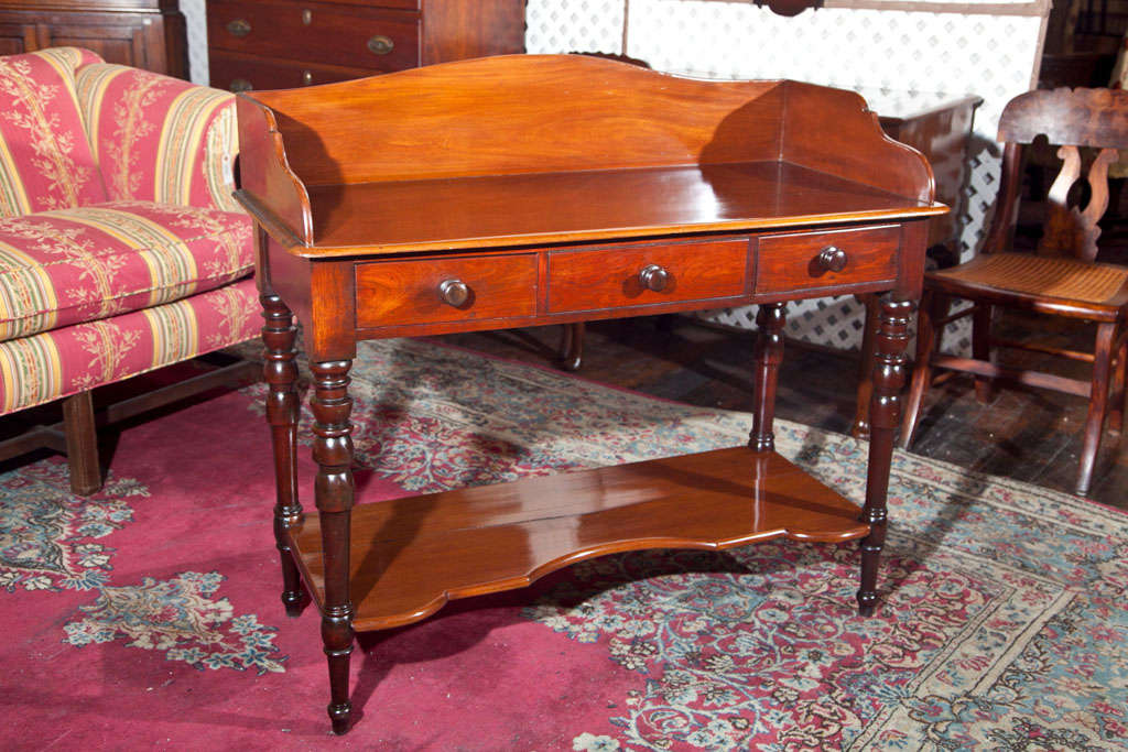 Antique American Wash Stand