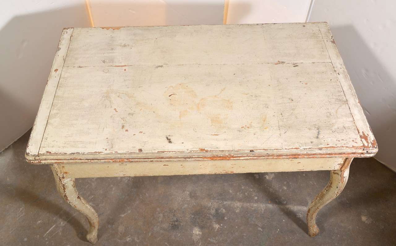 18th Century French Game Table with Cabriolet Legs and Original Paint In Good Condition In Houston, TX