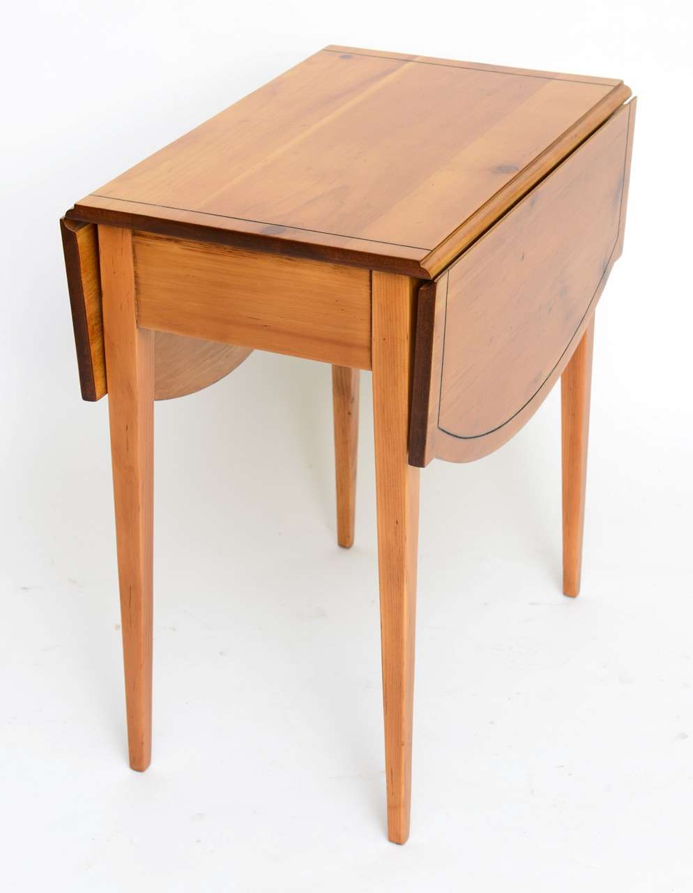 Charming 1940s Maryland Pine Pembroke Table 1