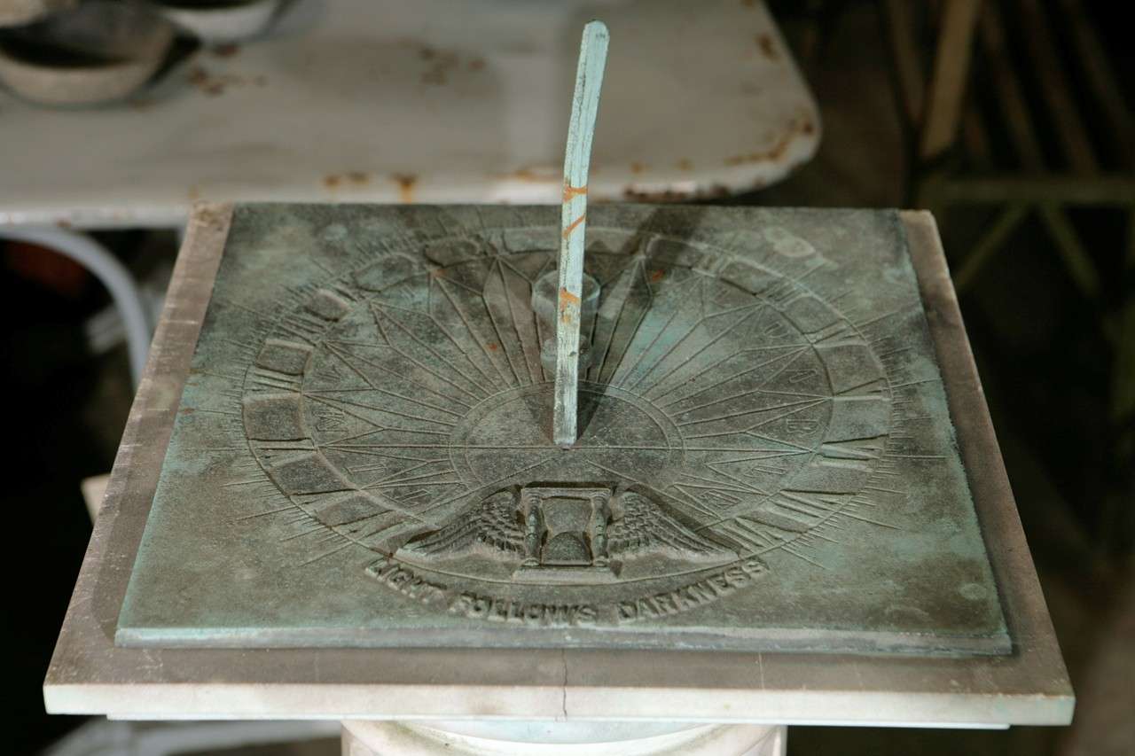Mid Century American Sundial In Good Condition In Culver City, CA