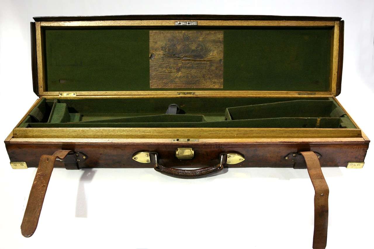 English Leather Shotgun Case with Fitted Interior and Lift Out Tray  3