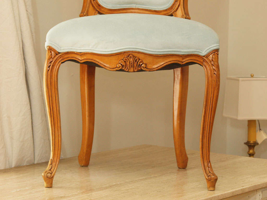 Set of 4 French Rococo Blonde Walnut Chairs in Aqua Velvet 4