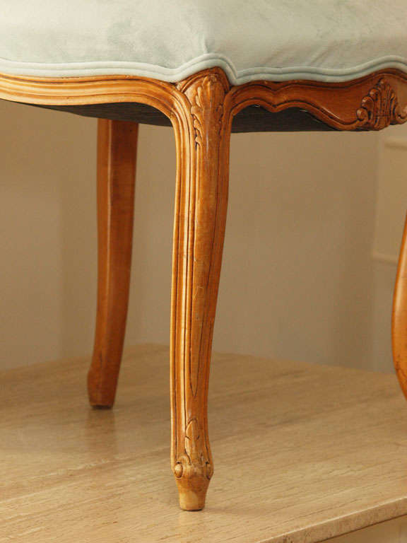 Set of 4 French Rococo Blonde Walnut Chairs in Aqua Velvet 5
