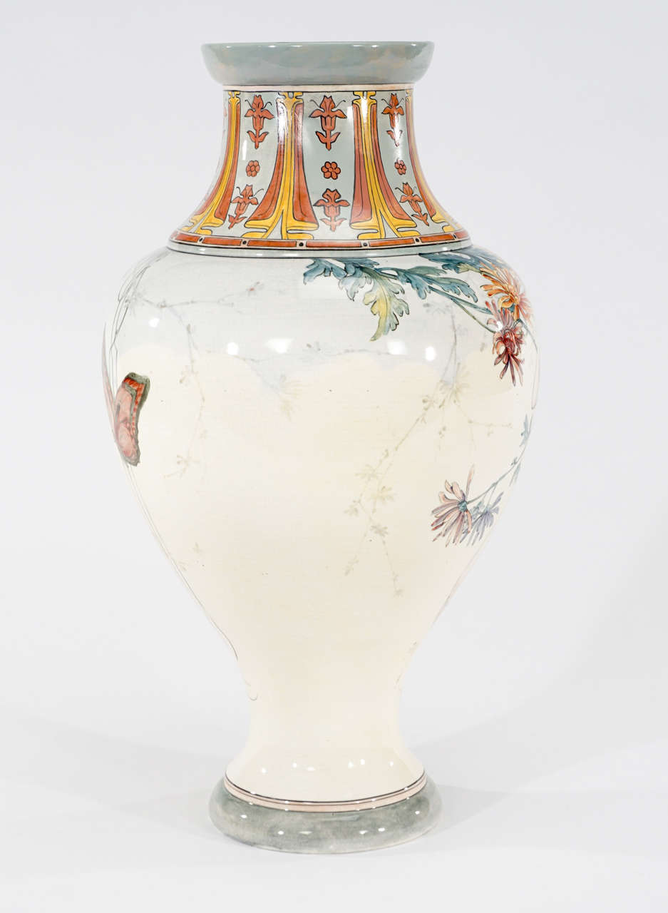 Porcelaine Vase monumental, Art Nouveau Choisy-le-Roi du 19ème siècle signé par l'artiste en vente