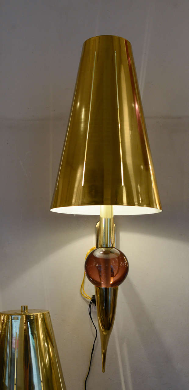 Pair of 1970s sconces with brass shade.
Brass &Murano glass

Possibility of three pairs.
Price is for one pair.