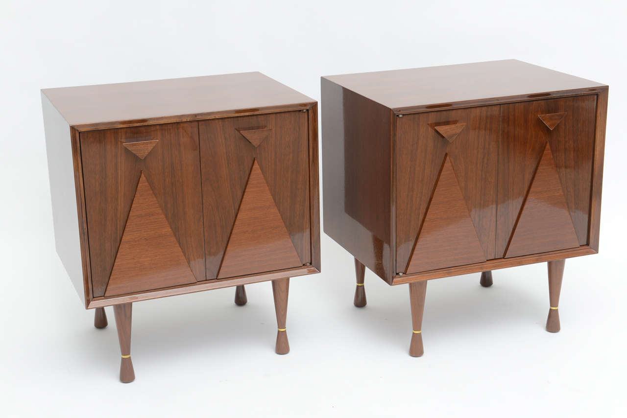 Mid-Century Modern Pair of Italian Modern Walnut Bedside Cabinets, Manner of Ponti