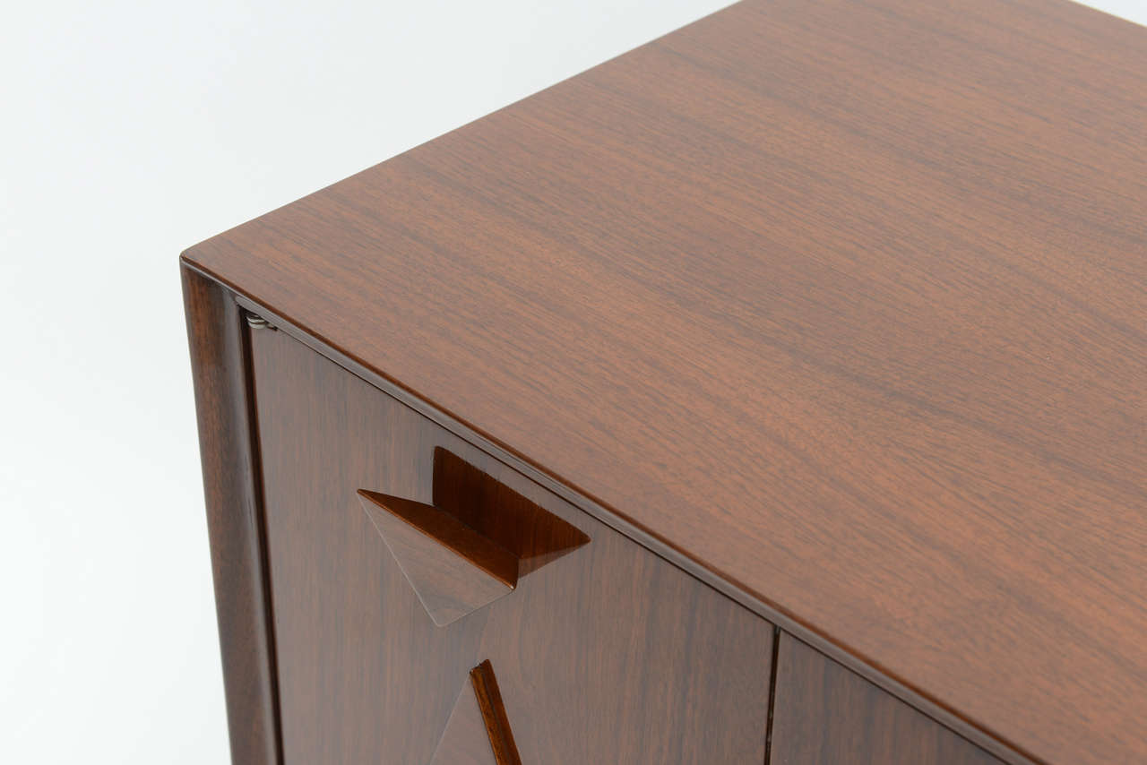 Pair of Italian Modern Walnut Bedside Cabinets, Manner of Ponti 3