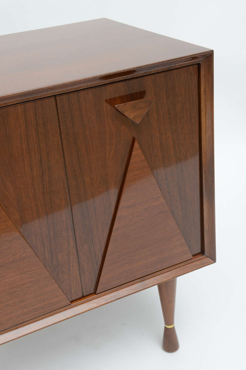 Pair of Italian Modern Walnut Bedside Cabinets, Manner of Ponti 5