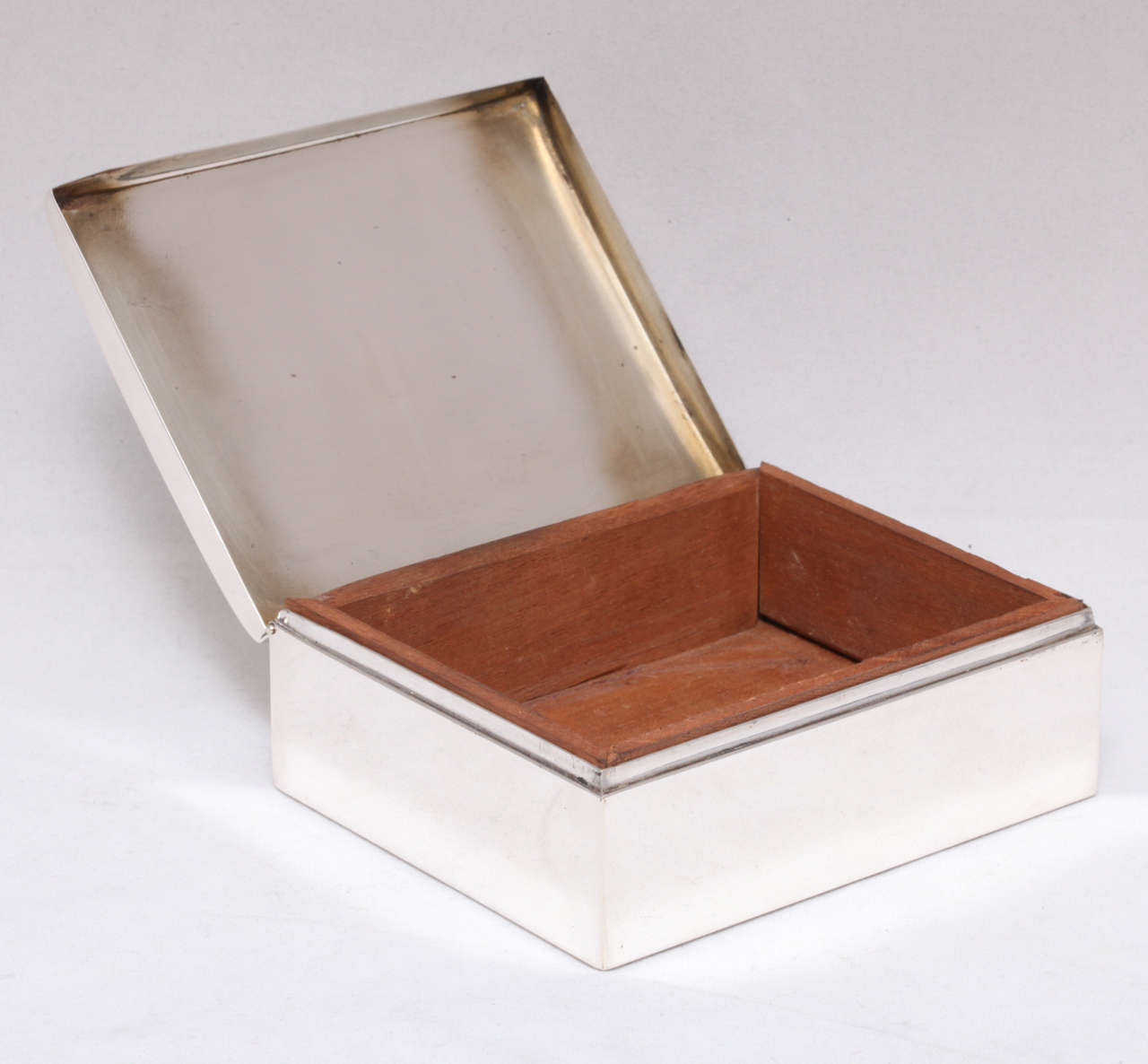 Art Deco Sterling Silver Table Box with Hinged Lid In Excellent Condition In New York, NY