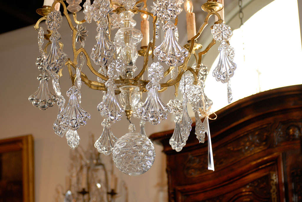 Francese Lampadario francese Belle Époque del 1900 a 10 luci in ottone e cristallo con pendeloques in vendita