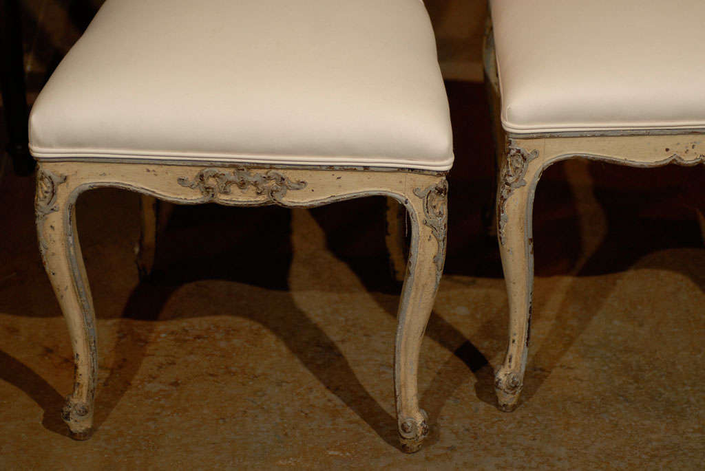 Set of Six Rococo Style Belgian Painted Dining Room Chairs with Carved Crests 4