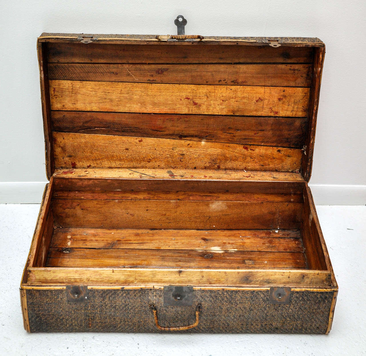 20th Century Vintage Wicker Suitcase