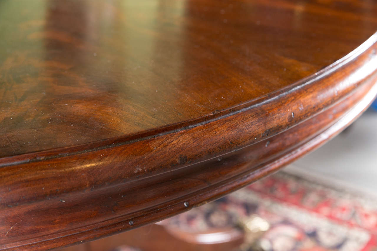 Early 19th Century English Regency Round Mahogany Table For Sale