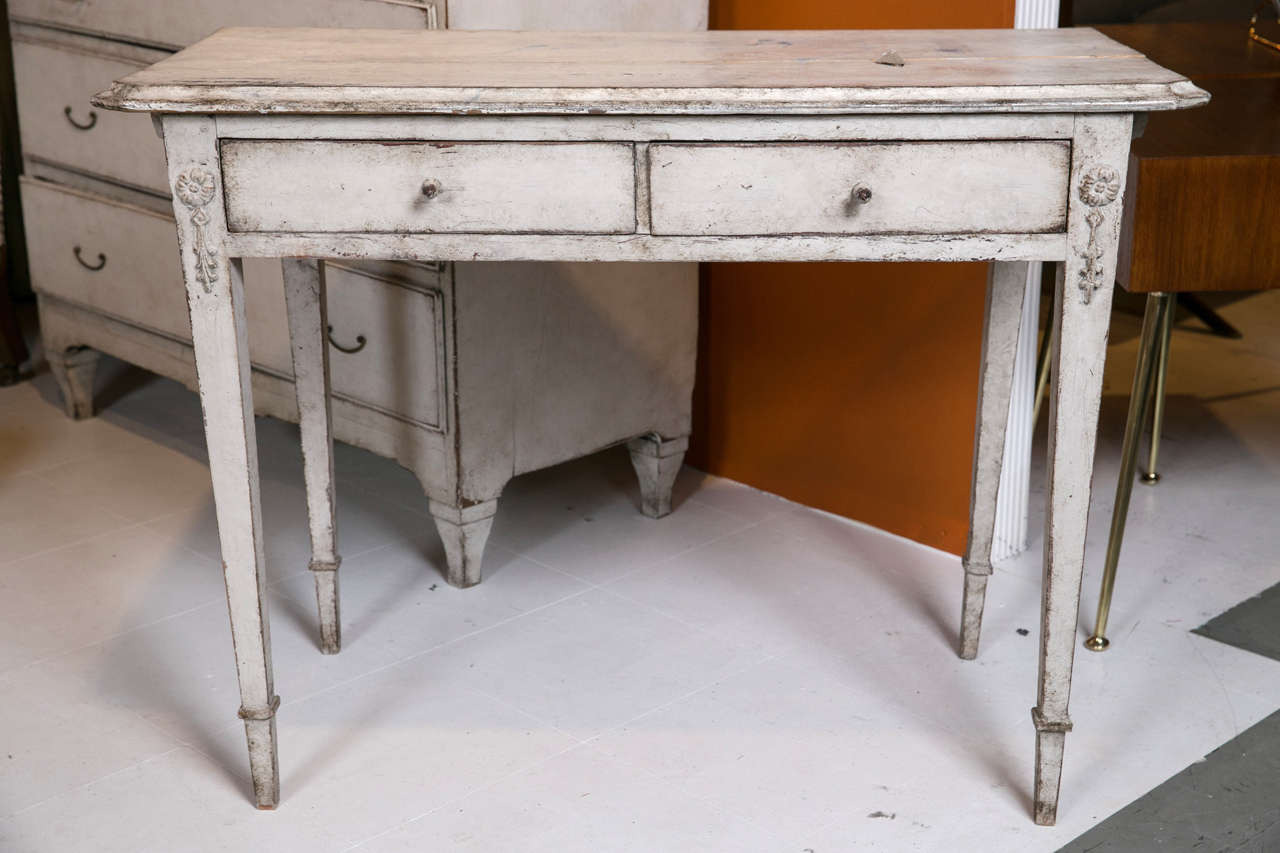 18th Century Swedish Desk In Good Condition For Sale In Stamford, CT