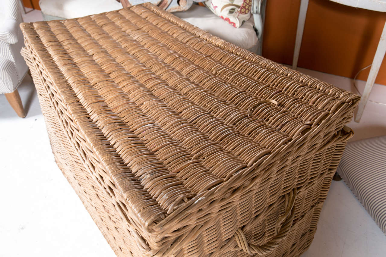 Mid-20th Century English Wicker Storage Basket, circa 1930s For Sale