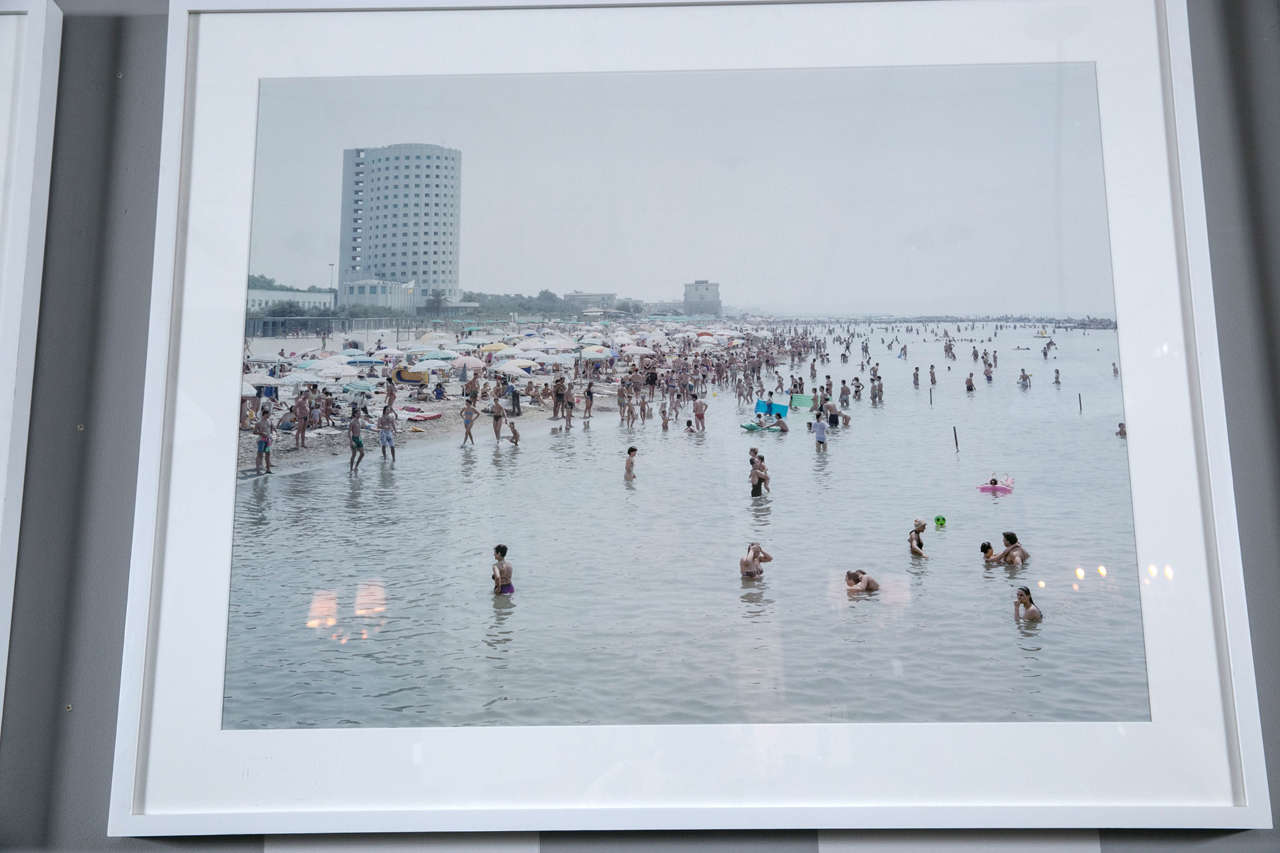 Massimo Vitali Offset Lithograph In Excellent Condition For Sale In Stamford, CT