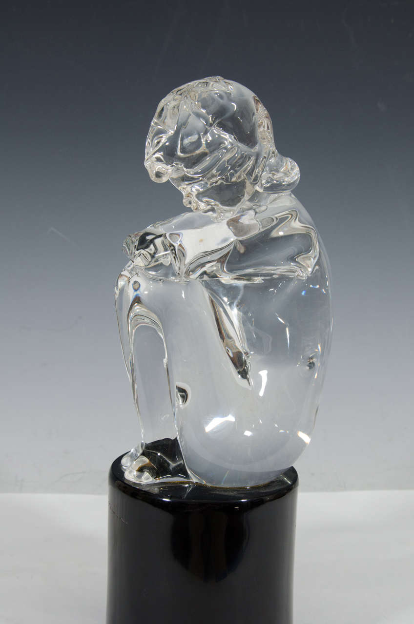 A Seated Glass Sculpture of a Girl by Loredano Rosin In Good Condition In New York, NY