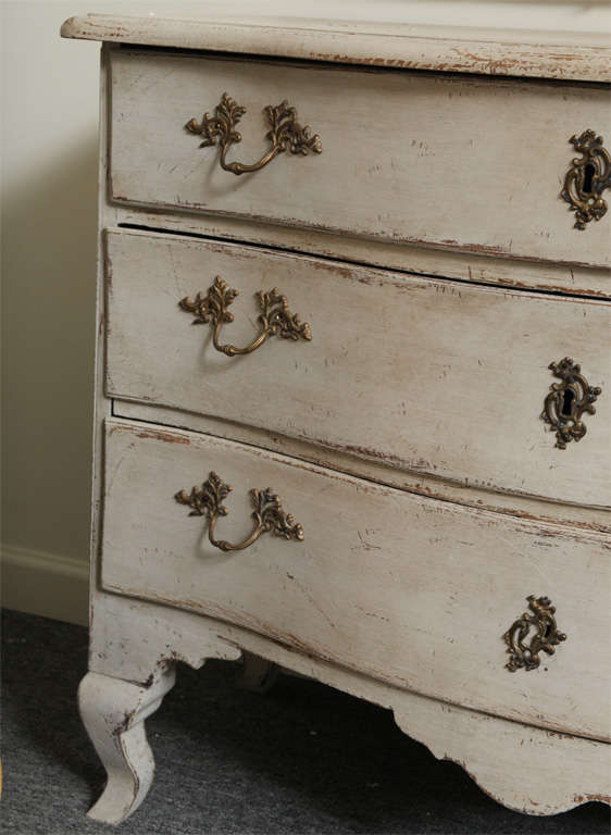 Swedish Rococo grey painted commode 1