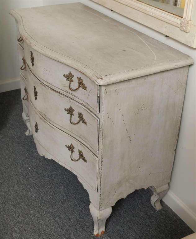 Swedish Rococo grey painted commode 3