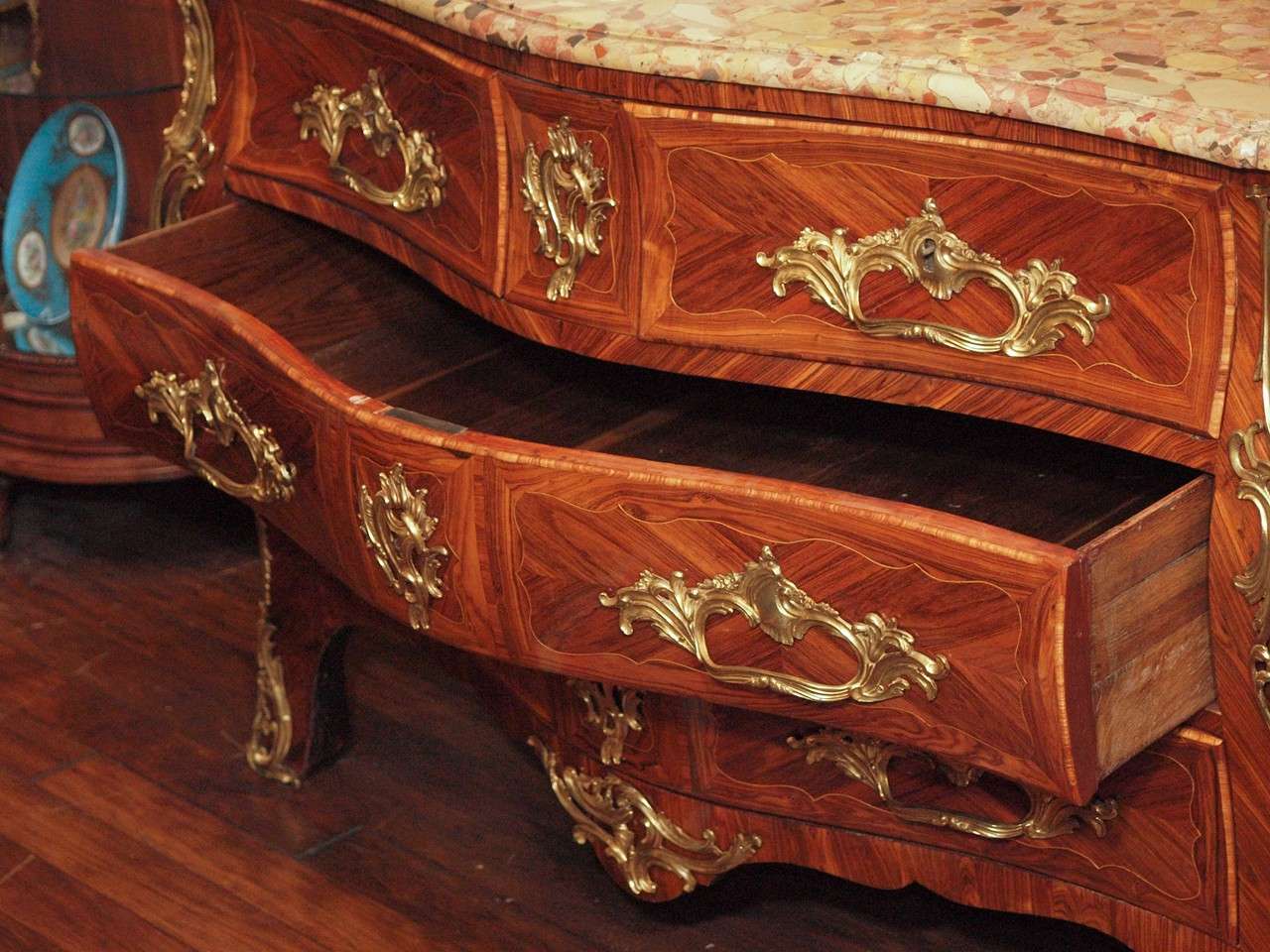 Antique French Commode circa 1790-1820 with Finest Exotic Woods For Sale 1