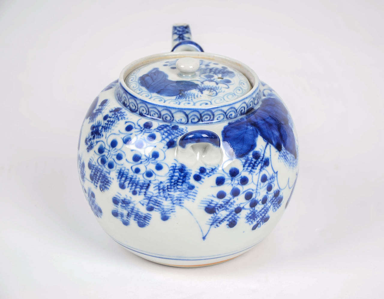 blue and white chinese teapot