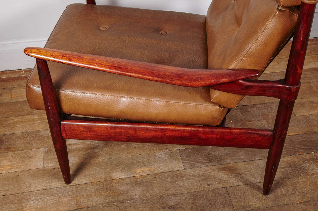 An Elegant Pair of Danish Armchairs in Teak Wood 4