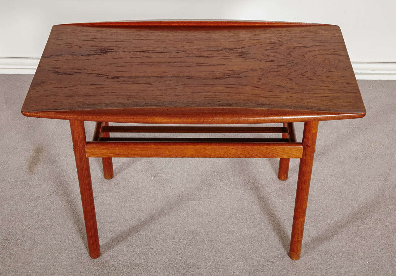 1960's Teak Wood Danish Design Coffee table by Grete Jalk In Excellent Condition In Paris, FR