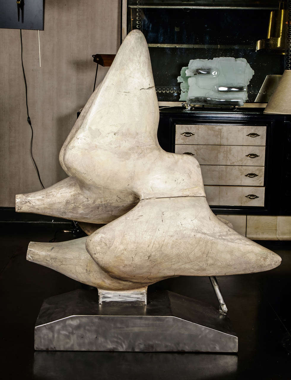 Large 'Oiseau en vol' Sculpture 1