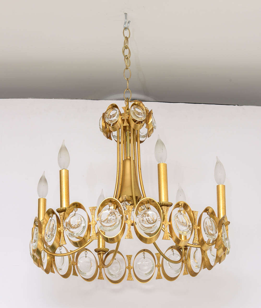 Gorgeous chandelier designed by Sciolari and manufactured in Austria in the early 1960s. This design was made in several forms from small to large and from one tier to multiple tiers. This design has become rare and hard to find and features one