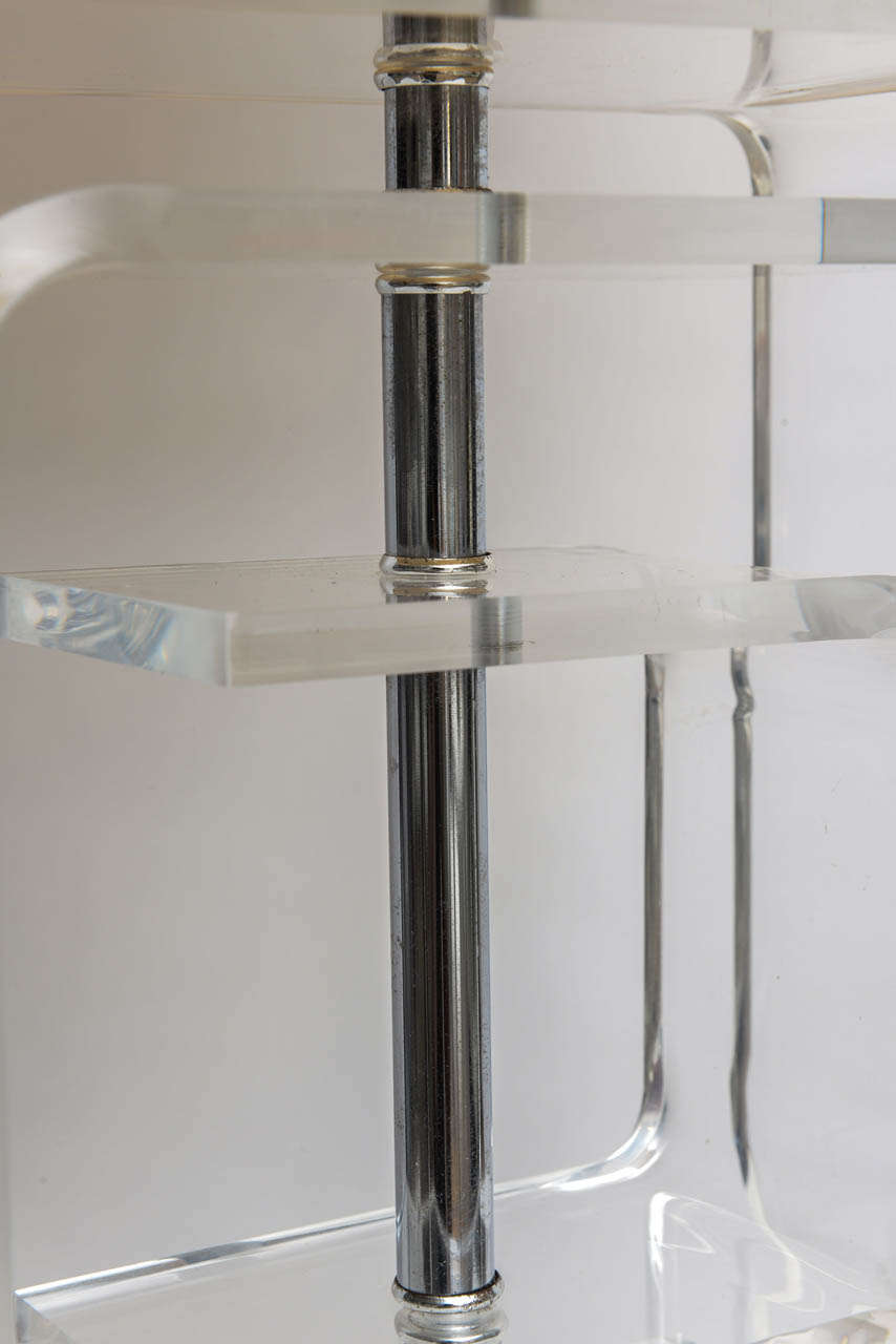 Midcentury Lucite Interfacing Table Lamp For Sale 2