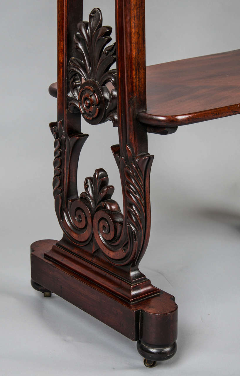 Early Victorian Pretty Mahogany Side Table