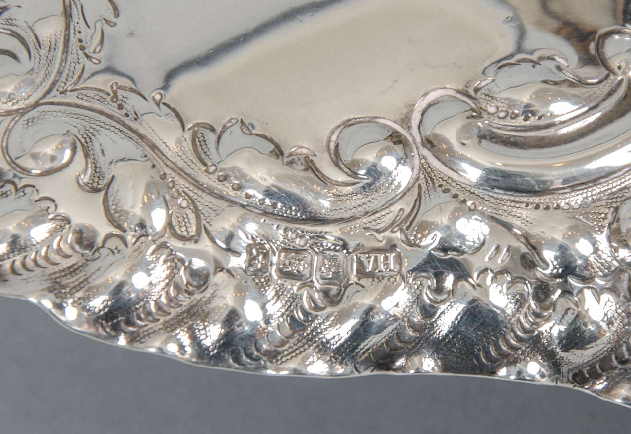 Pair of Silver Scalloped Shell Dishes For Sale 2