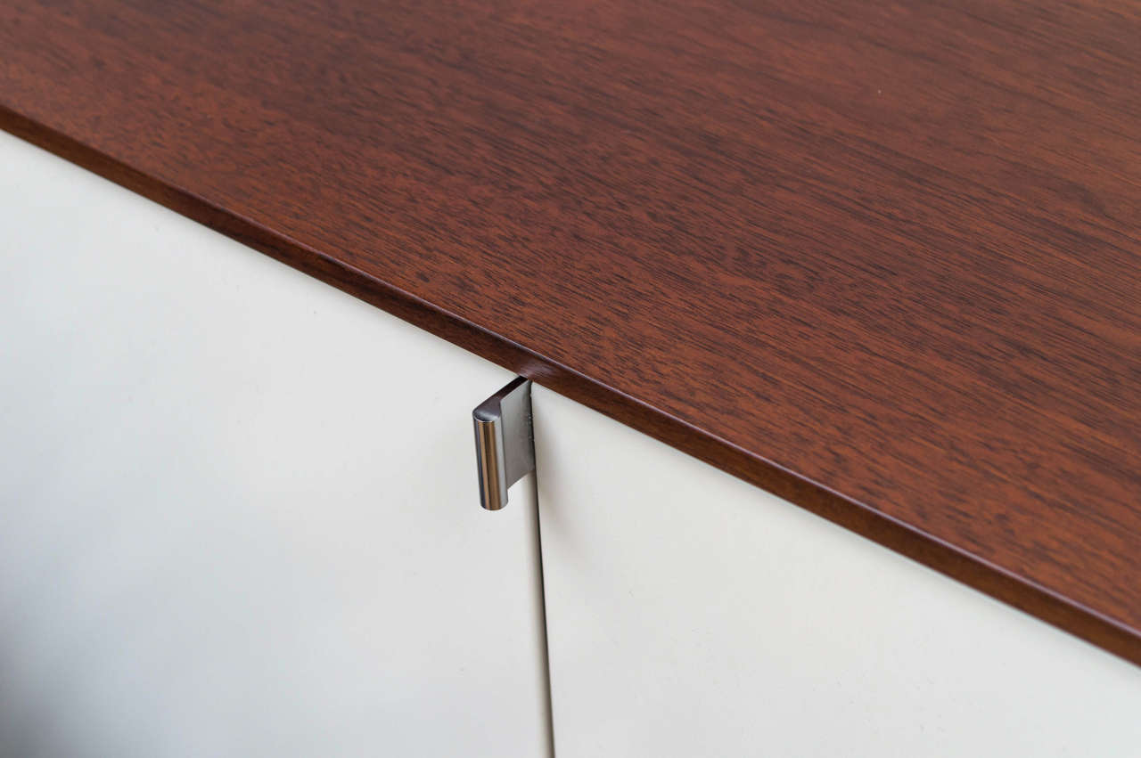 Florence Knoll Walnut Credenza In Excellent Condition In San Francisco, CA