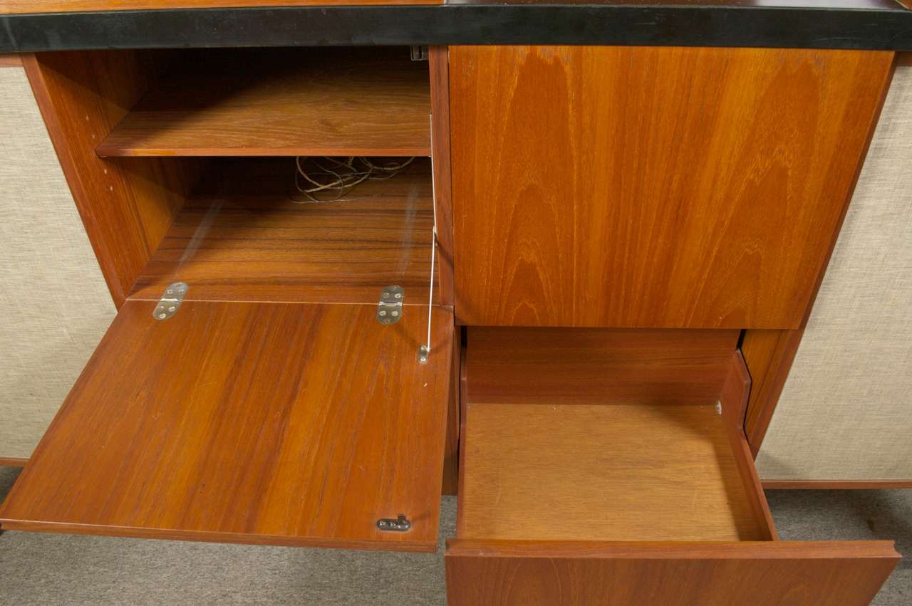 Rare George Nelson for Herman Miller Teak Stereo Sound Cabinet In Good Condition In San Francisco, CA