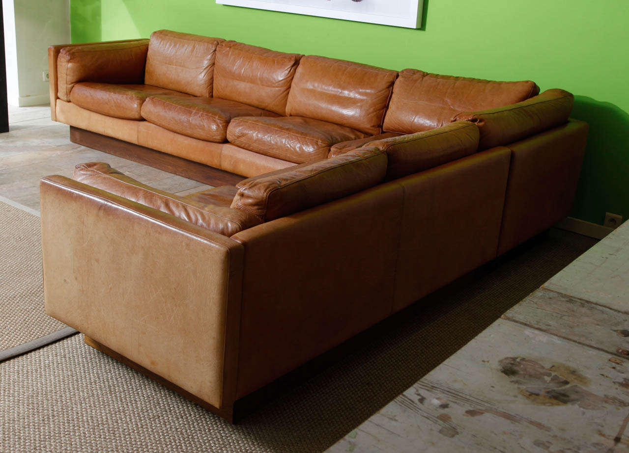 L Shaped Leather and Wood Sofa 1970 In Good Condition In Antwerp, BE